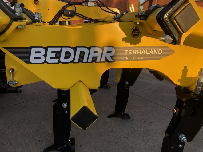 Low disturbance 5 Leg Subsoiler Bednar TN3000 TERRALAND M5R