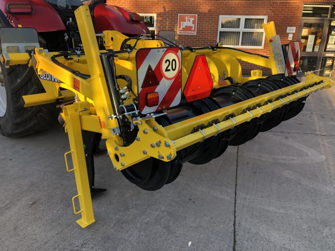 Low disturbance 5 Leg Subsoiler Bednar TN3000 TERRALAND M5R