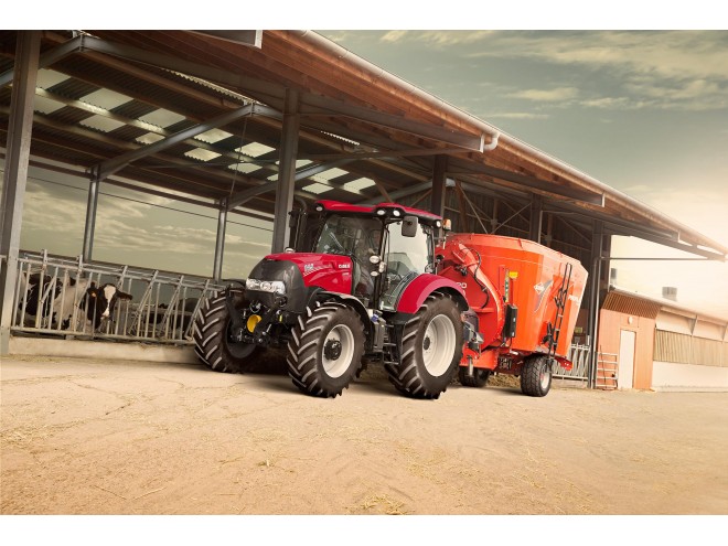 caseih_maxxum_145_cvx_feeding_wagon_102015_fr_mg_2pb1226_2880_1920.jpg