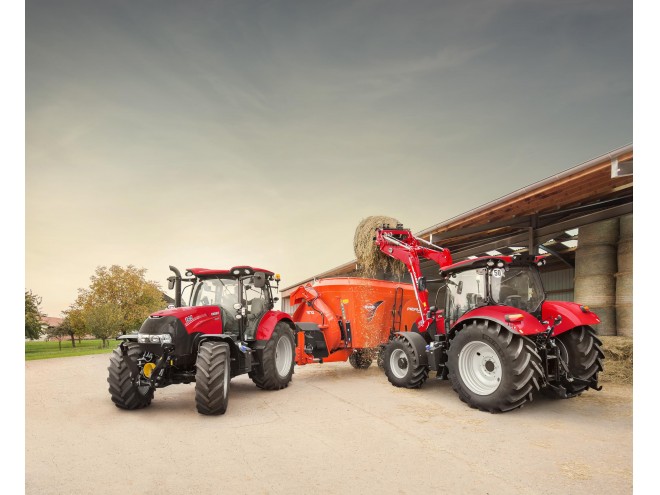 caseih_maxxum_145_cvx_feeding_combination_fr_102015_mg_edit_1_2617_2129.jpg