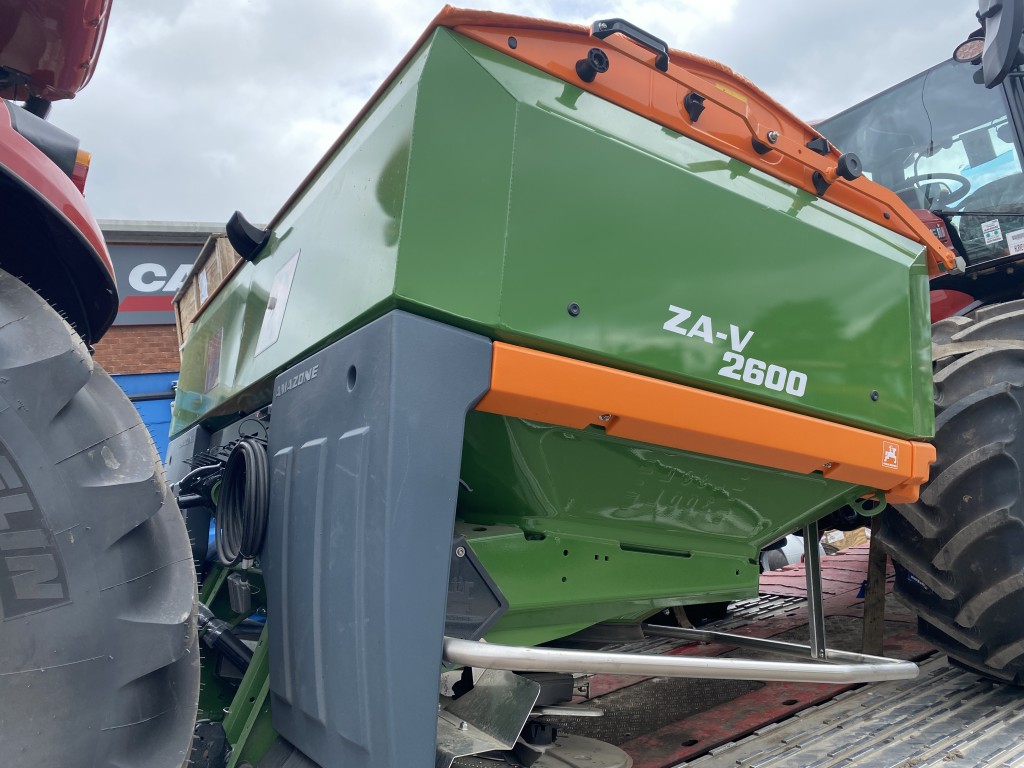 Amazone ZAV 2600 Fertiliser spreader with Easy set 2 Rate control V2 Discs