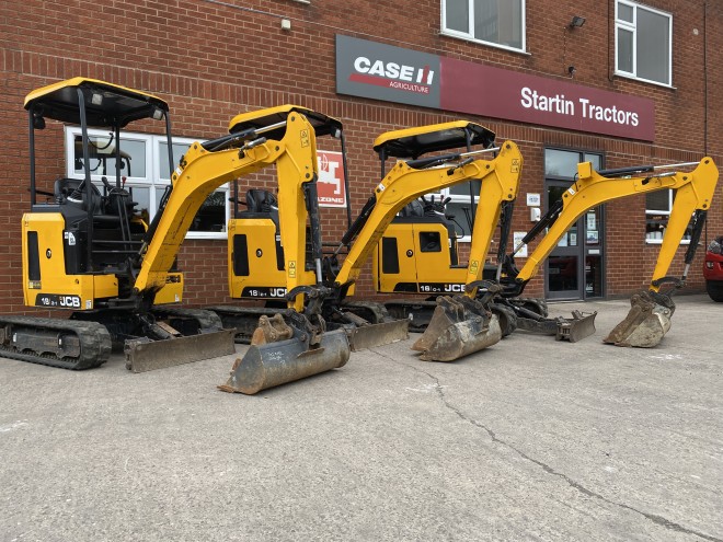 JCB 18-Z1 mini Digger with adjustable track width c/w 3 buckets back fill  blade and pipe work