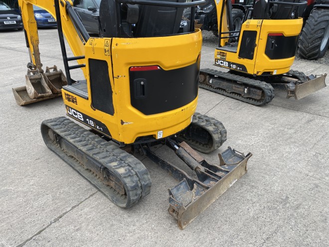 JCB 18-Z1 mini Digger with adjustable track width c/w 3 buckets back fill  blade and pipe work