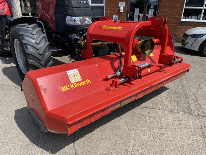 Kilworth Dragone 280 HSR Front and rear Flail topper with hydraulic side shift