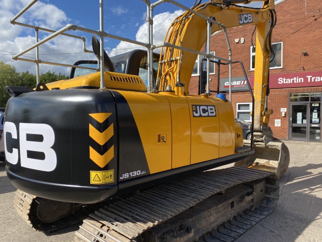 JCB JS 130 LC +  C/W quick hitch and bucket