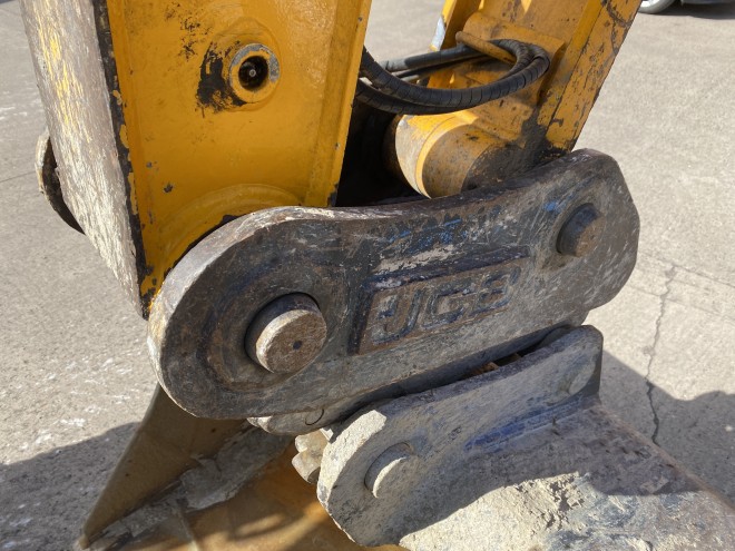 JCB JS 130 LC +  C/W quick hitch and bucket