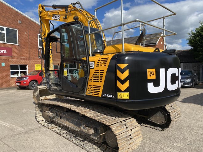 JCB JS 130 LC +  C/W quick hitch and bucket