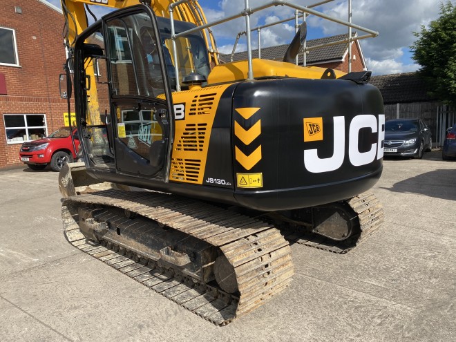 JCB JS 130 LC +  C/W quick hitch and bucket