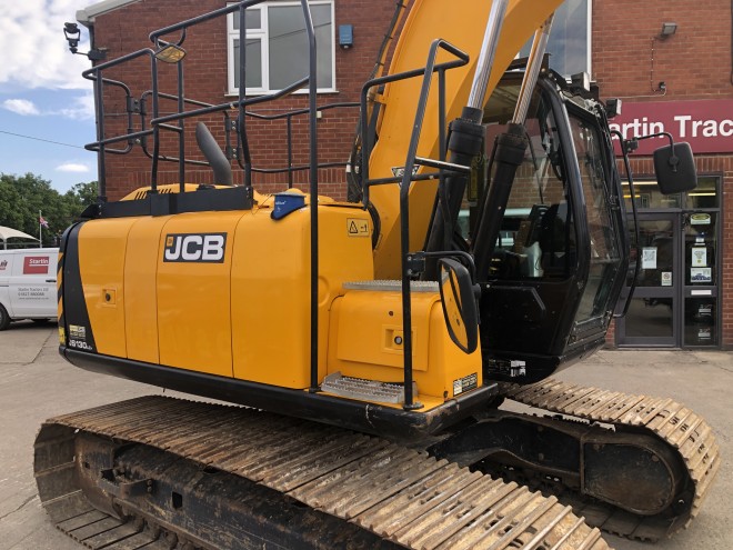 JCB JS130 C/W Quickhitch & 2 Buckets