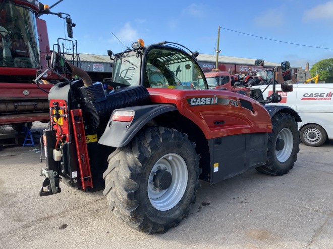 Case IH Farmlift 742 Q fit headstock with tines