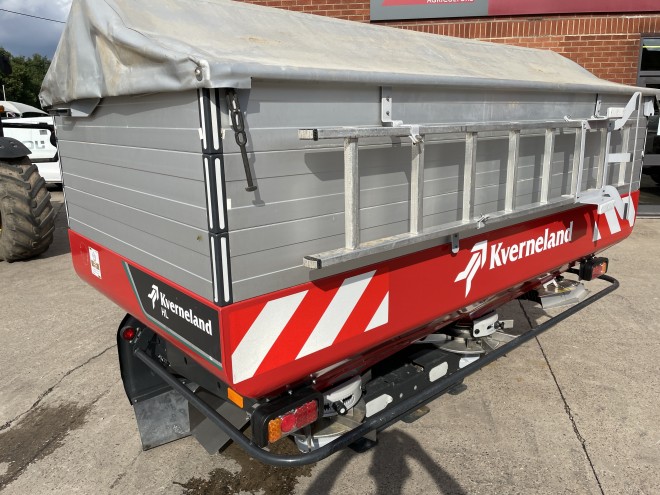 Kverneland Exacta HL Fertiliser spreader, simple machine hydraulic shutters