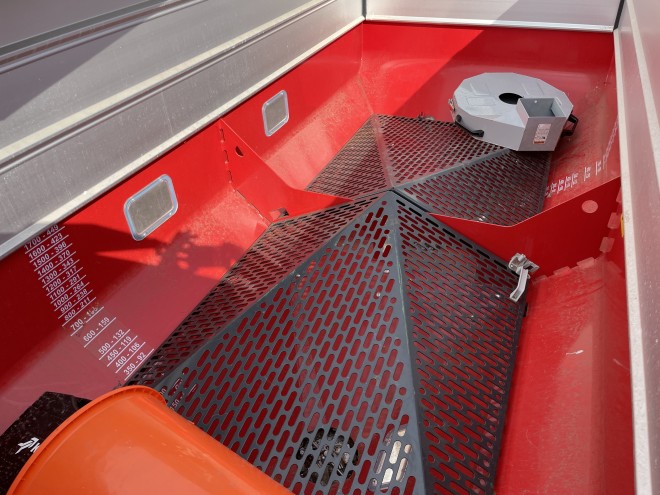 Kverneland Exacta HL Fertiliser spreader, simple machine hydraulic shutters