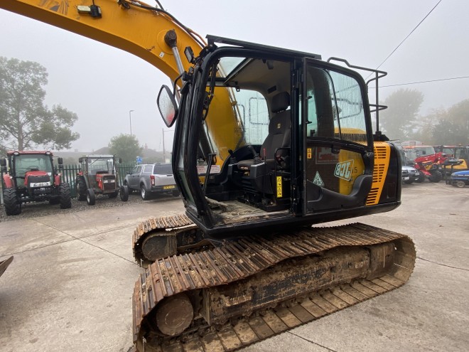 JCB JS131 LC C/W 6' Buckets quick hitch Air conditioned