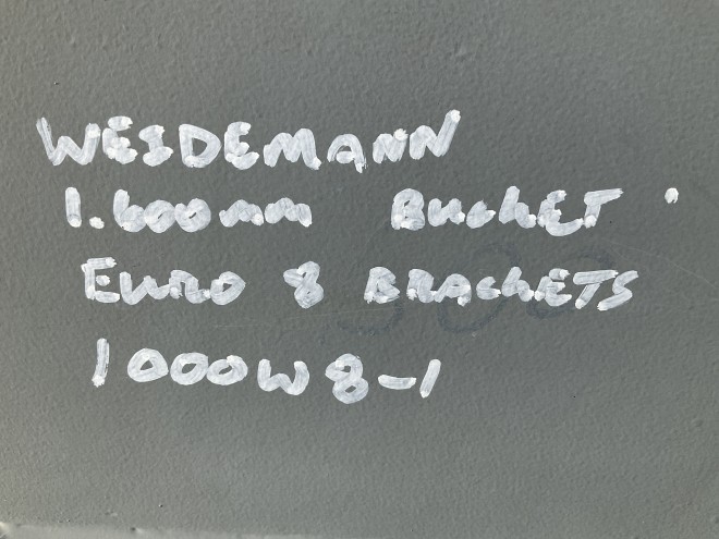 Weidemann 1.600 mm bucket euro 8 brackets