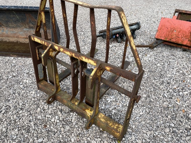 Pallet tines to suit CAT Telehandler