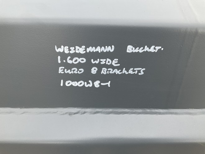 Weidemann bucket 1.600 wide euro 8 brackets