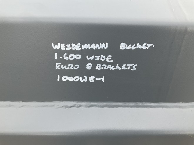 Weidemann bucket 1.600 wide euro 8 brackets