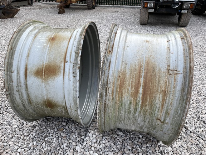 23x42 fixed rims pair