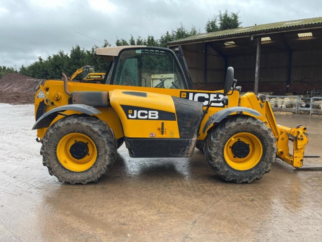 JCB 541-70 Agri Super C/W Q Hydraulic latching Q Fit and Pick up hitch