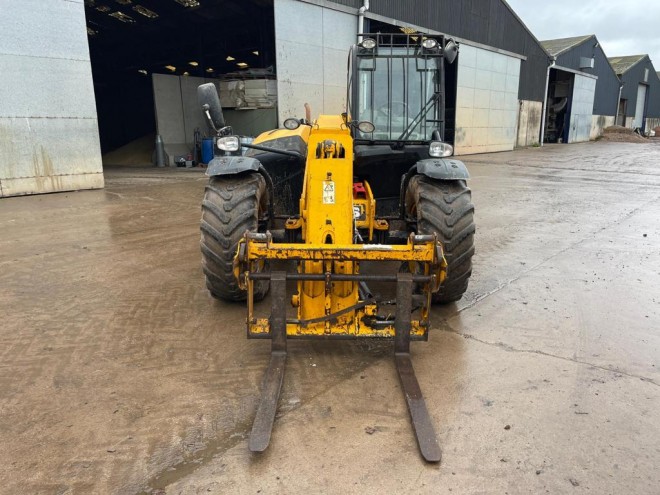 JCB 541-70 Agri Super C/W Q Hydraulic latching Q Fit and Pick up hitch