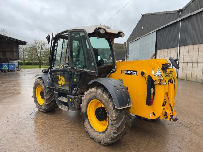 JCB 541-70 Agri Super C/W Q Hydraulic latching Q Fit and Pick up hitch