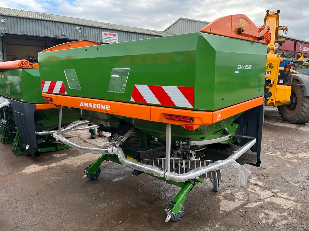 Amazone Fertiliser spreaders for sale Tractors
