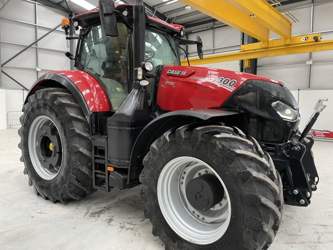 Case IH Optum 300 CVX 50 KPH C/W Front Linkage