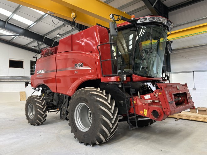 Case IH Axial Flow 6150 c/w 22' header