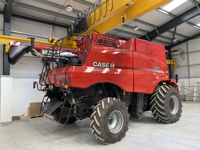 Case IH Axial Flow 6150 c/w 22' header