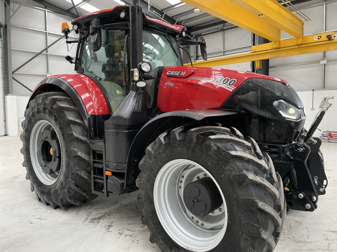 Case IH Optum 300 CVX 50 KPH C/W Front Linkage