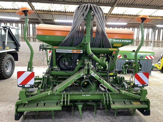 Amazone ADP 3001 special and KX3001 3m Powerharrow drill combination Iso bus