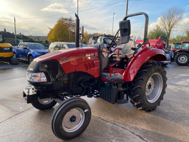 Case IH Farmall 55C 2WD Powershuttle ROPS