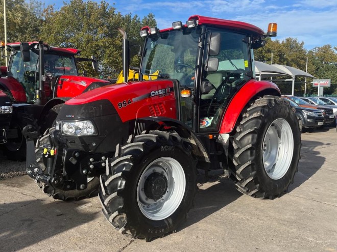 Case IH Farmall Powershuttle 95A Complete with Front Linkage