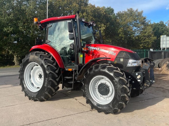 Case IH Farmall Powershuttle 95A Complete with Front Linkage