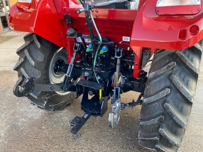 Case IH Farmall 55C 2WD Powershuttle ROPS