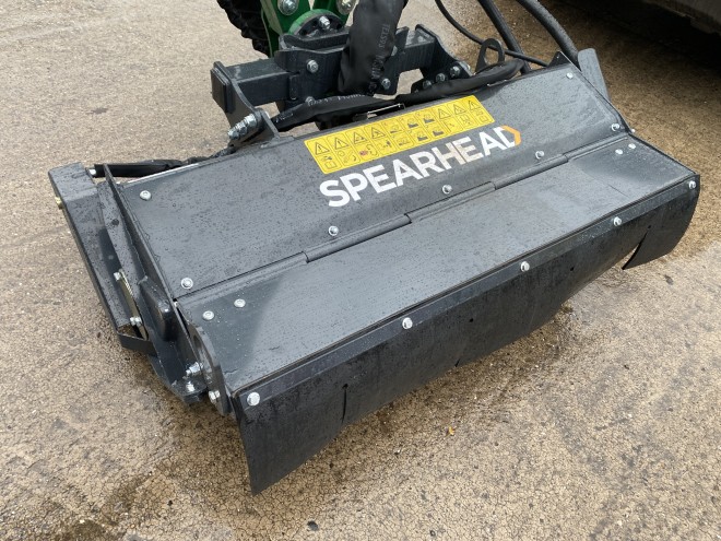Spearhead Twiga S55 Classic comes with Mini Pilot 1.2m Head Hydraulic Roller