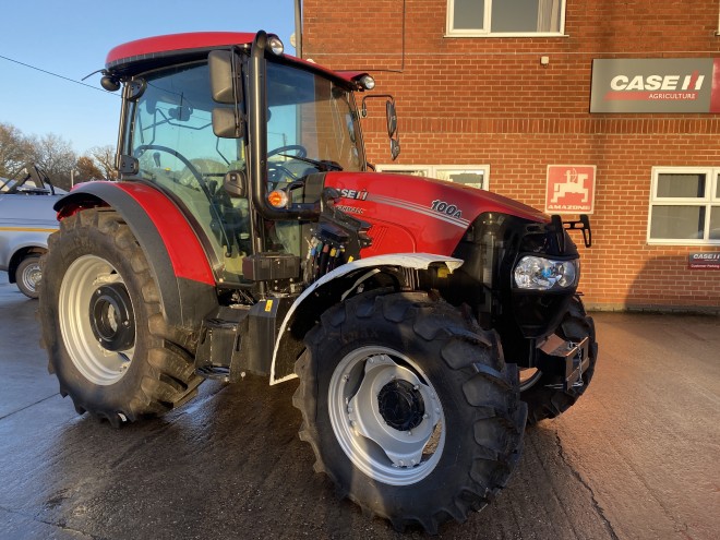 Case IH Farmall 100A PowerShuttle