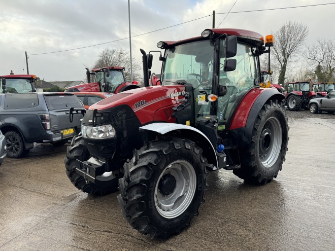 Case IH Farmall 100A PowerShuttle