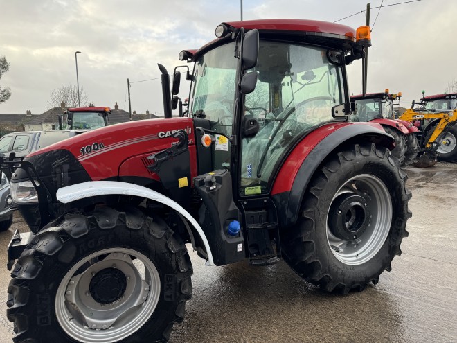 Case IH Farmall 100A PowerShuttle