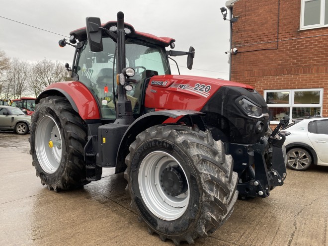 Case IH Puma 220 Powershift, Front linkage, Front pto, Dual motion seat Accuguide ready