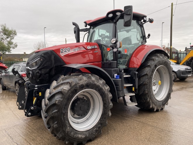 Case IH Puma 220 Powershift, Front linkage, Front pto, Dual motion seat Accuguide ready