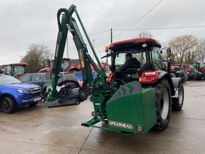 Spearhead Twiga S55 Classic comes with Mini Pilot 1.2m Head Hydraulic Roller