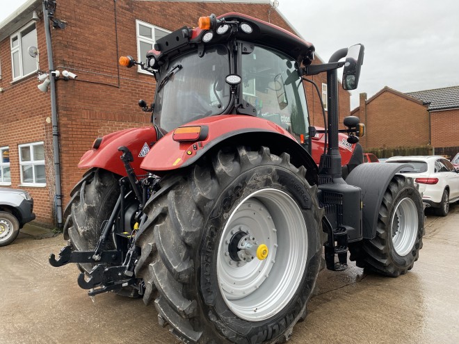 Case IH Puma 220 Powershift, Front linkage, Front pto, Dual motion seat Accuguide ready