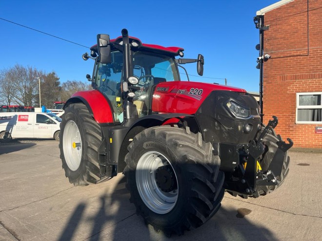 Case IH Puma 220 Powershift, Front linkage, Front pto, Dual motion seat