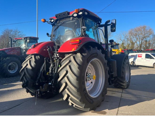 Case IH Puma 220 Powershift, Front linkage, Front pto, Dual motion seat