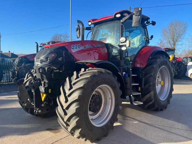 Case IH Puma 220 Powershift, Front linkage, Front pto, Dual motion seat