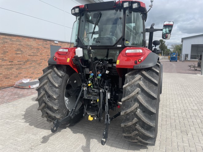 Case IH Farmall 120C HI-LO with U406+ loader