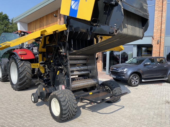 New Holland BR 7060 Super Feed II Round Baler 32000