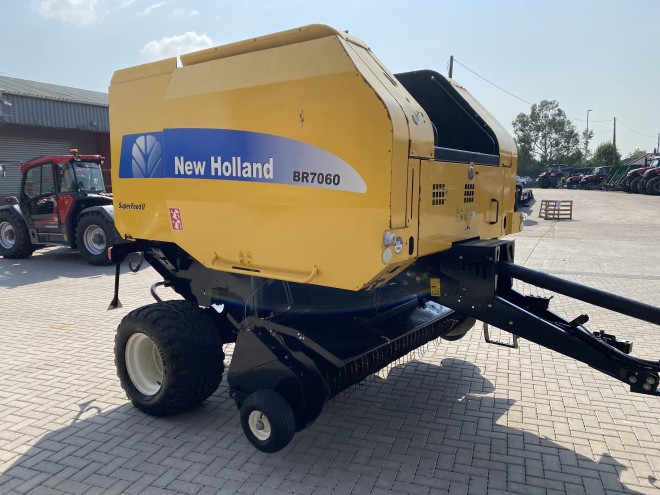 New Holland BR 7060 Super Feed II Round Baler 32000