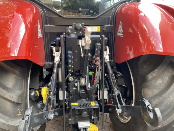 Case IH Maxxum 125 17 x 16 Active drive 4 600 tyres Silver Special 2000 Hours Service included* terms applied